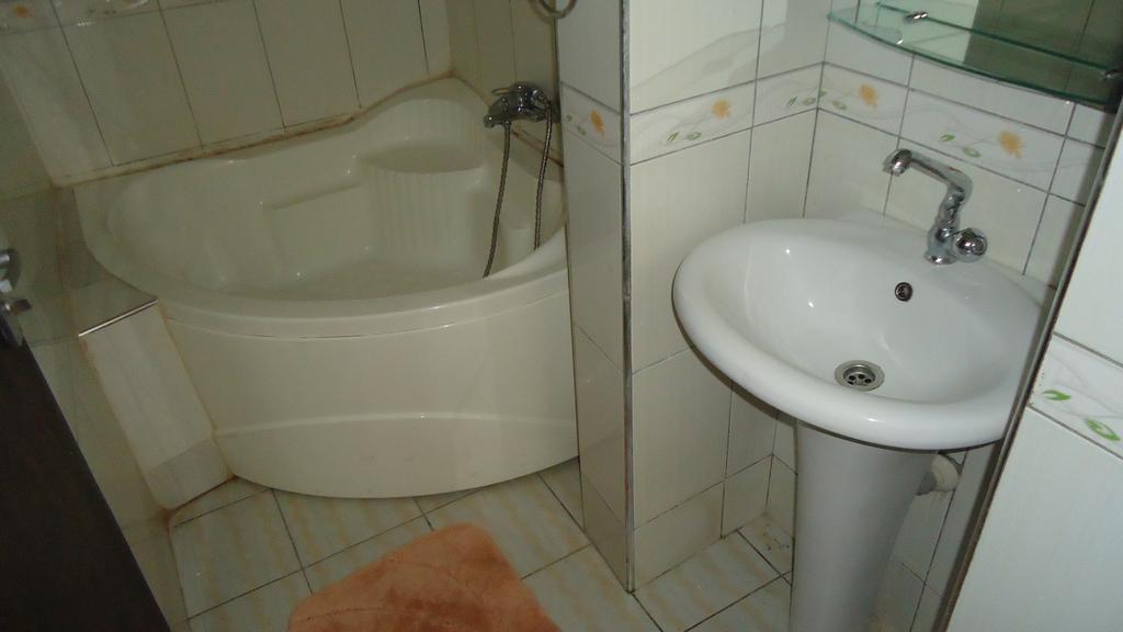 Wadoma Royale Hotel Kumasi Rum bild